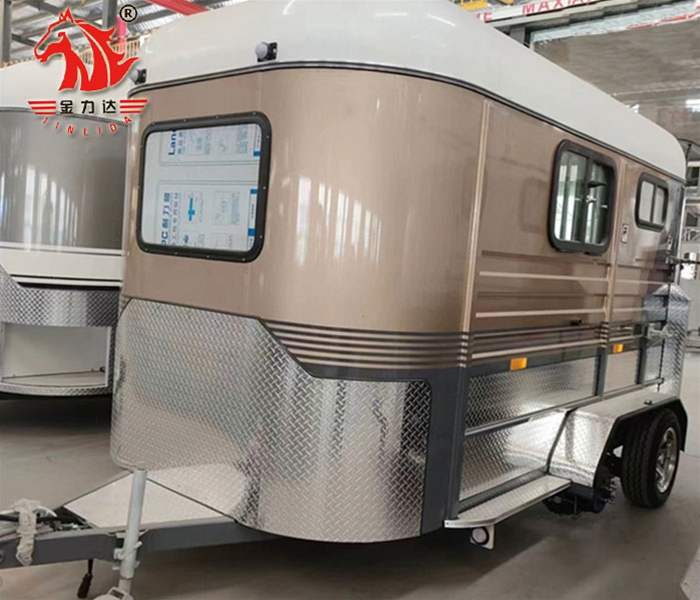 拖掛箱車